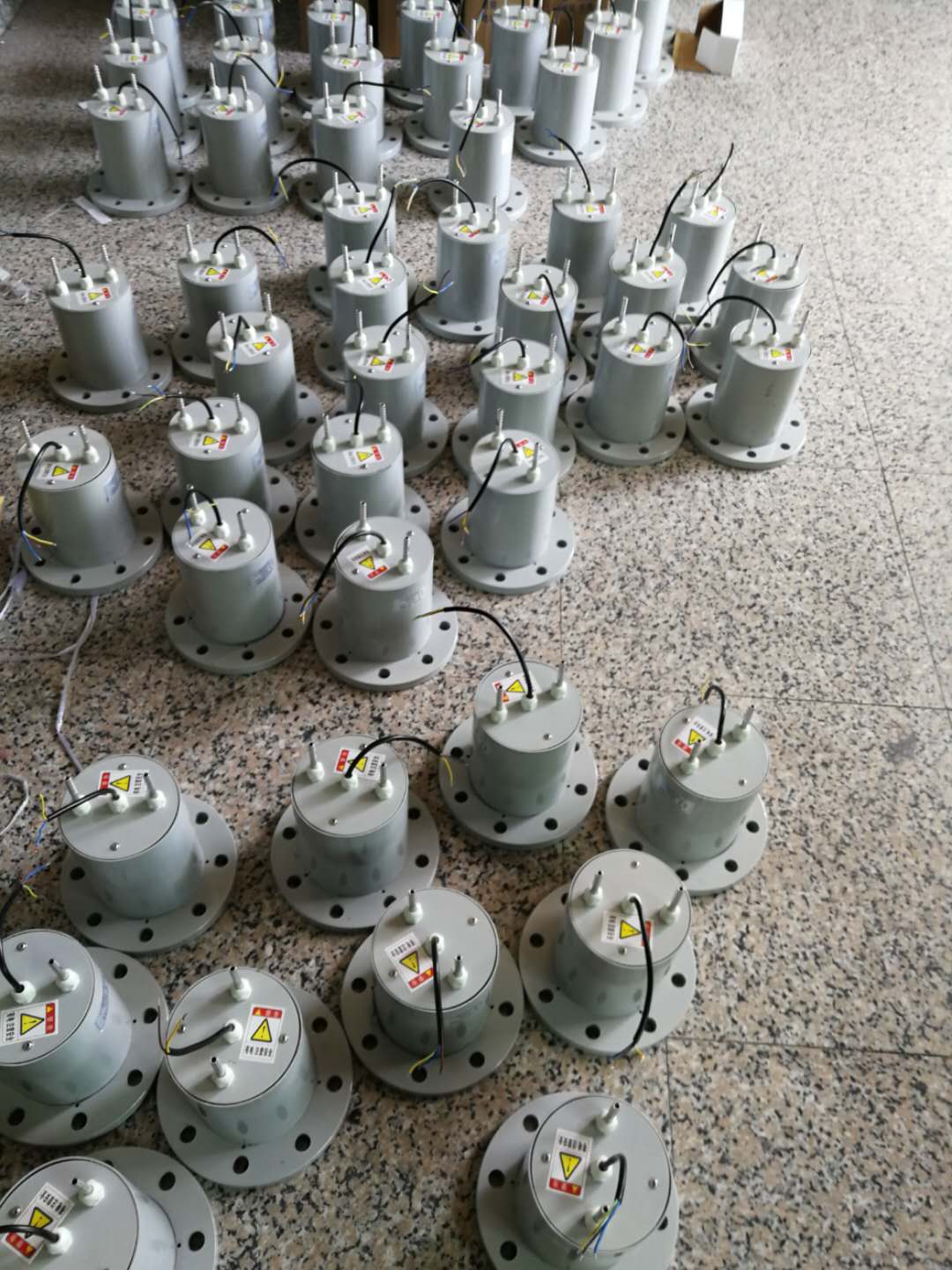 一氯二氟乙烷光氯化